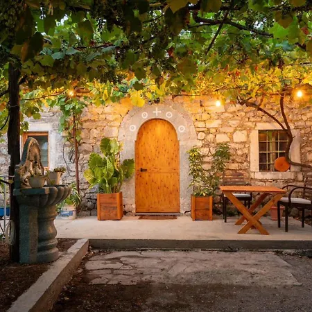 Guest house Castle Koman